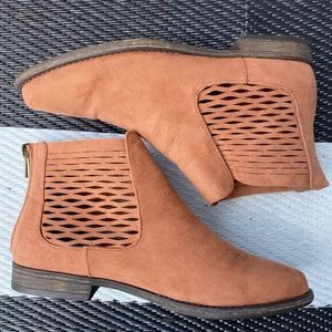 Boots (NEW) without tags | BAMBOO
